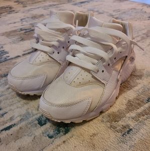 Nike Hurrache size 4Y